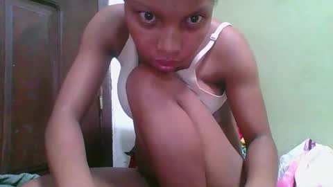 Snapshot of rinah654271 chatting on 05/08/26, 04:01 rinah654271 online show from 05/08/26, 04:01