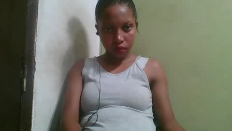 Snapshot of rinah654271 chatting on 05/13/26, 02:47 rinah654271 online show from 05/13/26, 02:47