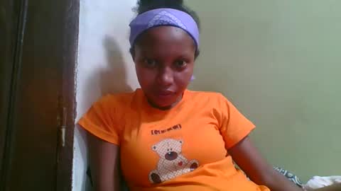 Snapshot of rinah654271 chatting on 05/14/26, 02:57 rinah654271 online show from 05/14/26, 02:57