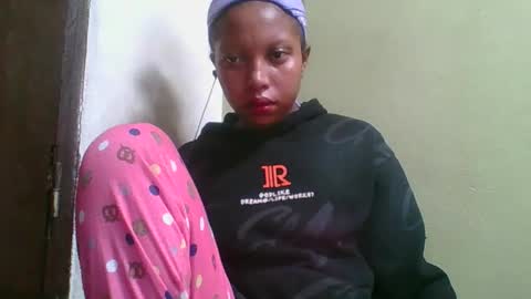 Snapshot of rinah654271 chatting on 05/16/26, 05:48 rinah654271 online show from 05/16/26, 05:48