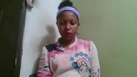 Snapshot of rinah654271 chatting on 05/17/26, 02:20 rinah654271 online show from 05/17/26, 02:20