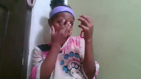Snapshot of rinah654271 chatting on 05/18/26, 04:07 rinah654271 online show from 05/18/26, 04:07