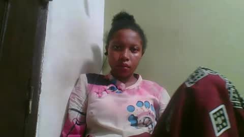 Snapshot of rinah654271 chatting on 05/18/26, 04:24 rinah654271 online show from 05/18/26, 04:24