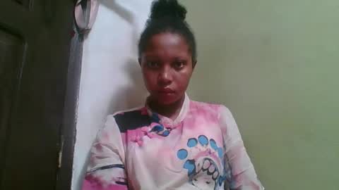 Snapshot of rinah654271 chatting on 05/19/26, 02:51 rinah654271 online show from 05/19/26, 02:51