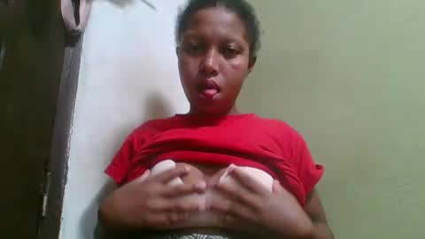 Snapshot of rinah654271 chatting on 05/24/26, 05:45 rinah654271 online show from 05/24/26, 05:45