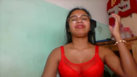 Snapshot of rinah856024 chatting on 05/31/26, 06:09 rinah856024 online show from 05/31/26, 06:09