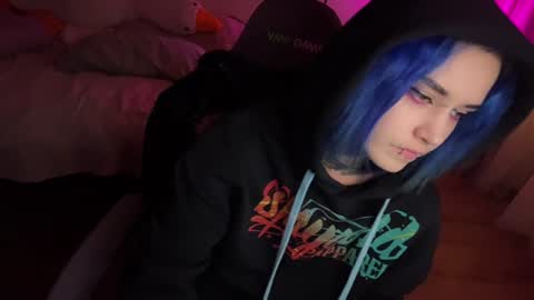 Snapshot of ripper_66 chatting on 12/20/24, 08:34   DianaBrite            fansl y online show from 12/20/24, 08:34