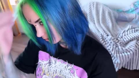 Snapshot of ripper_66 chatting on 09/19/25, 01:23   DianaBrite            fansl y online show from 09/19/25, 01:23