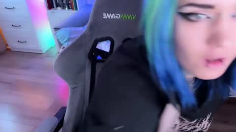 Snapshot of ripper_66 chatting on 09/29/25, 01:27   DianaBrite            fansl y online show from 09/29/25, 01:27