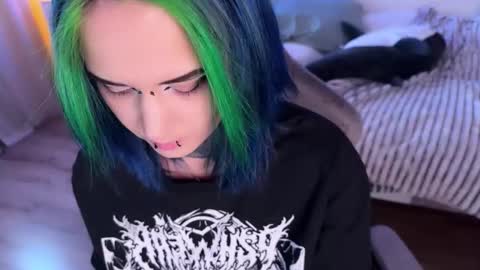 Snapshot of ripper_66 chatting on 10/05/25, 12:36   DianaBrite            fansl y online show from 10/05/25, 12:36