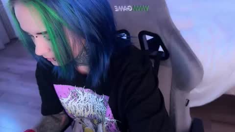 Snapshot of ripper_66 chatting on 10/08/25, 01:42   DianaBrite            fansl y online show from 10/08/25, 01:42