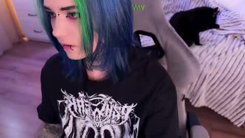 Snapshot of ripper_66 chatting on 10/15/25, 01:11   DianaBrite            fansl y online show from 10/15/25, 01:11