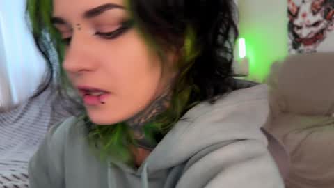   DianaBrite            fansl y online show from 03/31/26, 01:22