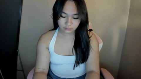 Snapshot of riri_bowa chatting on 04/02/26, 07:33 RIRI online show from 04/02/26, 07:33