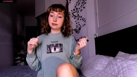 Snapshot of riri_rich chatting on 12/22/24, 06:49 Rita online show from 12/22/24, 06:49