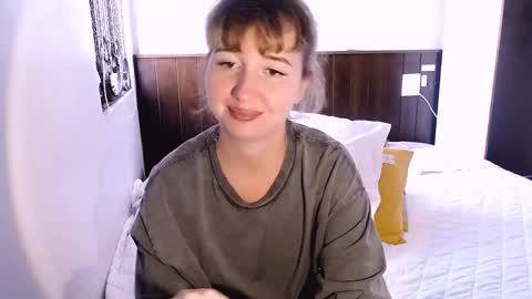 Snapshot of riri_rich chatting on 03/06/25, 08:52 Rita online show from 03/06/25, 08:52