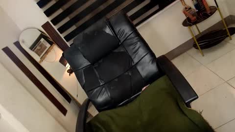 riri online show from 02/26/25, 09:05