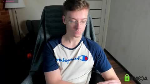 Snapshot of rishu_ chatting on 11/24/25, 10:48 VAnitas online show from 11/24/25, 10:48