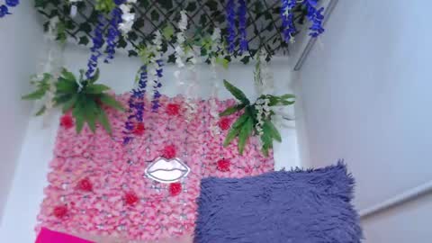 Snapshot of risitos_de_oro_ chatting on 04/29/26, 09:21 Risitos De Oro online show from 04/29/26, 09:21