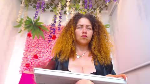 Snapshot of risitos_de_oro_ chatting on 05/07/26, 11:37 Risitos De Oro online show from 05/07/26, 11:37