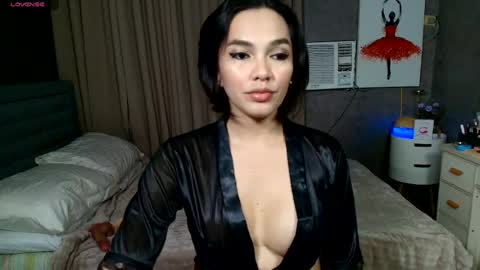 Snapshot of risque_asiancassandra chatting on 04/01/26, 02:23 Miss Cassie online show from 04/01/26, 02:23