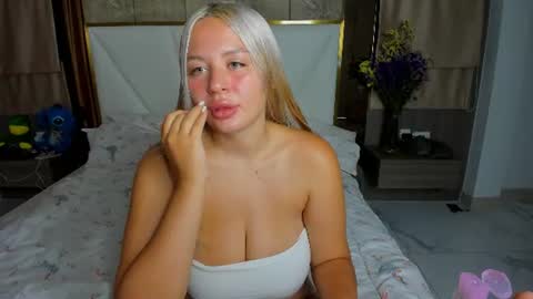 Snapshot of rita_olson chatting on 06/17/26, 12:13 rita_olson online show from 06/17/26, 12:13