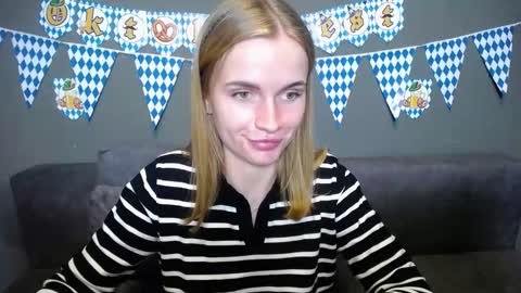 Snapshot of ritakiskis chatting on 09/29/25, 07:30 ritakiskis online show from 09/29/25, 07:30