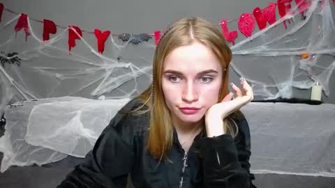 Snapshot of ritakiskis chatting on 10/14/25, 07:25 ritakiskis online show from 10/14/25, 07:25