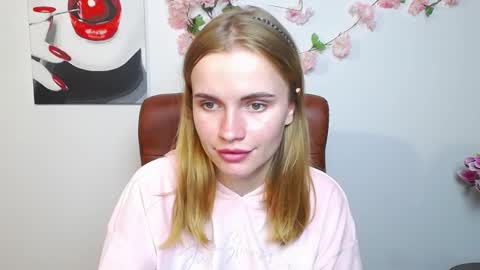 Snapshot of ritakiskis chatting on 11/11/25, 08:42 ritakiskis online show from 11/11/25, 08:42