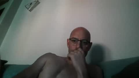 Snapshot of river8391658 chatting on 07/09/26, 04:00 river8391658 online show from 07/09/26, 04:00