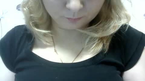 Snapshot of riveramaureen chatting on 12/19/24, 11:07 RiveraMaureen online show from 12/19/24, 11:07