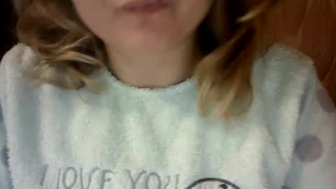 Snapshot of riveramaureen chatting on 12/20/24, 06:40 RiveraMaureen online show from 12/20/24, 06:40