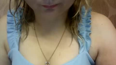 Snapshot of riveramaureen chatting on 12/21/24, 07:16 RiveraMaureen online show from 12/21/24, 07:16