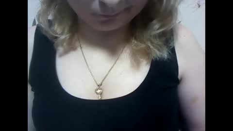 Snapshot of riveramaureen chatting on 12/28/24, 04:09 RiveraMaureen online show from 12/28/24, 04:09