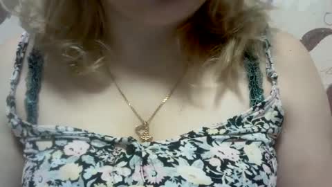 Snapshot of riveramaureen chatting on 12/29/24, 02:00 RiveraMaureen online show from 12/29/24, 02:00