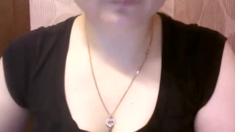 Snapshot of riveramaureen chatting on 01/03/25, 04:59 RiveraMaureen online show from 01/03/25, 04:59