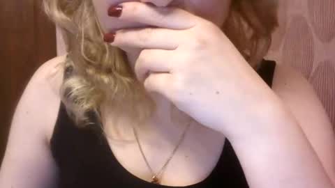 Snapshot of riveramaureen chatting on 01/04/25, 03:28 RiveraMaureen online show from 01/04/25, 03:28