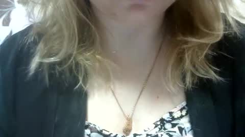 Snapshot of riveramaureen chatting on 01/07/25, 02:30 RiveraMaureen online show from 01/07/25, 02:30