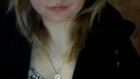 Snapshot of riveramaureen chatting on 01/21/25, 07:47 RiveraMaureen online show from 01/21/25, 07:47