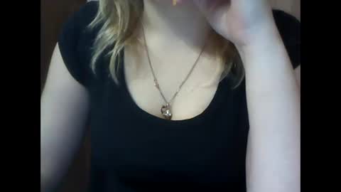 Snapshot of riveramaureen chatting on 02/13/25, 05:01 RiveraMaureen online show from 02/13/25, 05:01