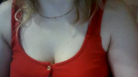 Snapshot of riveramaureen chatting on 03/08/25, 11:07 RiveraMaureen online show from 03/08/25, 11:07