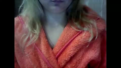 Snapshot of riveramaureen chatting on 10/09/25, 10:41 RiveraMaureen online show from 10/09/25, 10:41