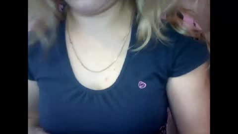 Snapshot of riveramaureen chatting on 10/31/25, 08:59 RiveraMaureen online show from 10/31/25, 08:59