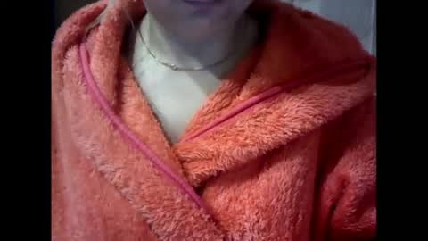 Snapshot of riveramaureen chatting on 11/14/25, 03:38 RiveraMaureen online show from 11/14/25, 03:38