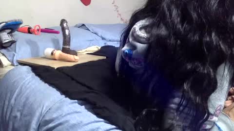 Snapshot of riversaint chatting on 01/12/25, 03:14 River Saint online show from 01/12/25, 03:14