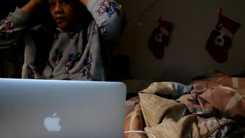 Snapshot of riversaint chatting on 01/19/25, 01:22 River Saint online show from 01/19/25, 01:22