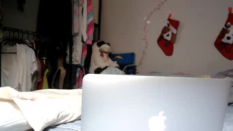 Snapshot of riversaint chatting on 02/14/25, 04:20 River Saint online show from 02/14/25, 04:20