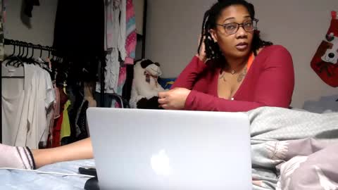 Snapshot of riversaint chatting on 02/14/25, 07:23 River Saint online show from 02/14/25, 07:23