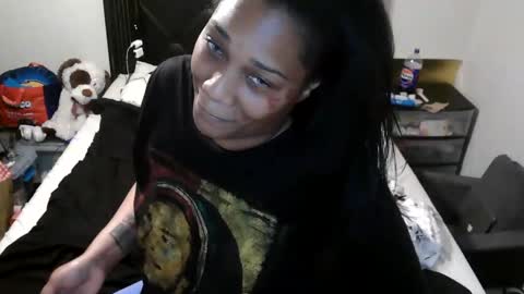 Snapshot of riversaint chatting on 09/14/25, 10:09 River Saint online show from 09/14/25, 10:09