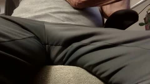 Snapshot of riverskarltc chatting on 10/08/25, 02:42 RiverskarlTC online show from 10/08/25, 02:42